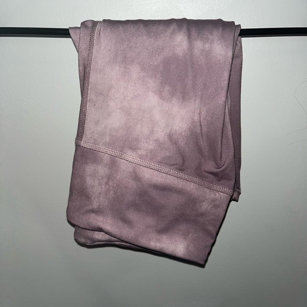 Gilly Hicks tie-dye leggings